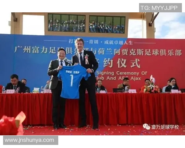 全面发展的足球明星榜单揭秘他们的多才多艺与卓越成就 全面发展的足球明星榜单揭秘他们的多才多艺与卓越成就